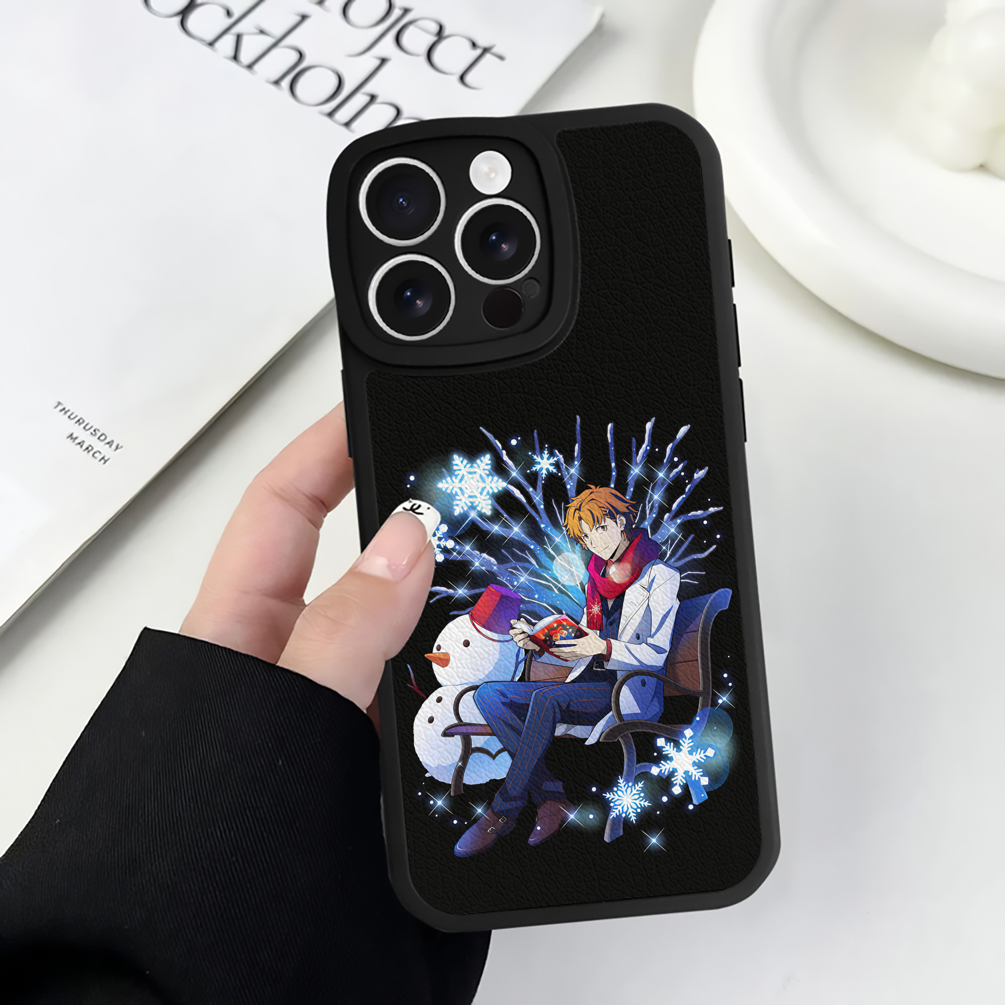 （画像用） 文豪ストレイドッグス Bungo Stray Dogs 【iPhone 16シリーズ対応】シリコンスマホケース（レザー調） 材質：シリコン